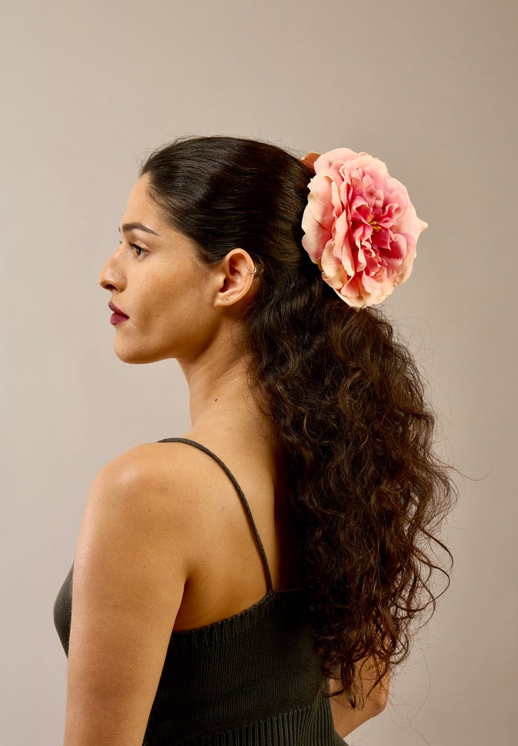 Bellatrix Wild Rose — Pale Pink Claw Clip